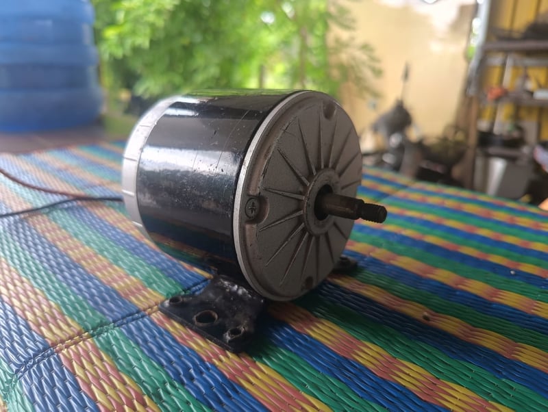 ขายมอเตอร์12v 350w.ใช้งานน้อยทำโปรเจกเครื่องตัดหญ้าแล้วไม่ได้ใช้