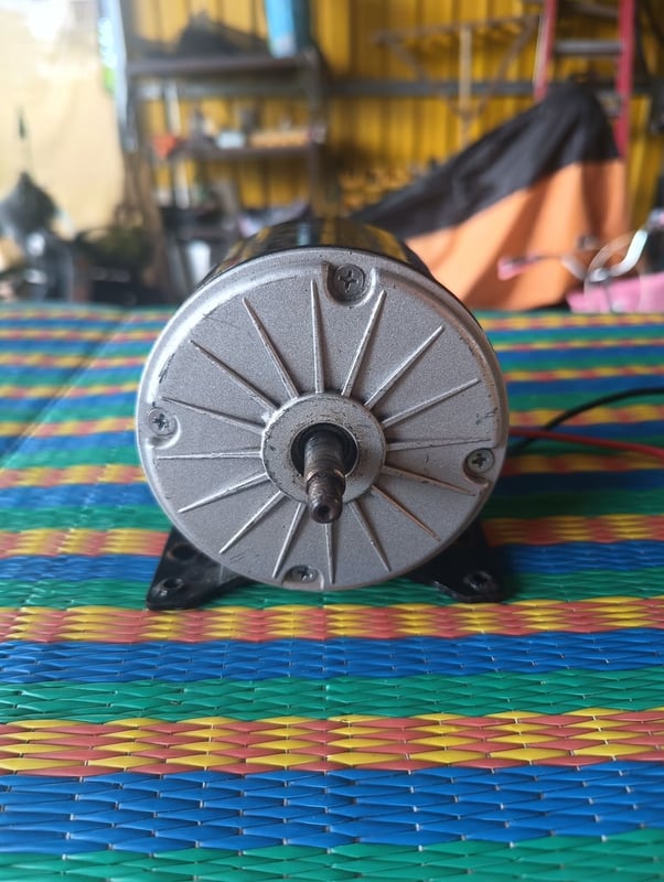 ขายมอเตอร์12v 350w.ใช้งานน้อยทำโปรเจกเครื่องตัดหญ้าแล้วไม่ได้ใช้ ขายมอเตอร์12v 350w.ใช้งานน้อยทำโปรเจกเครื่องตัดหญ้าแล้วไม่ได้ใช้