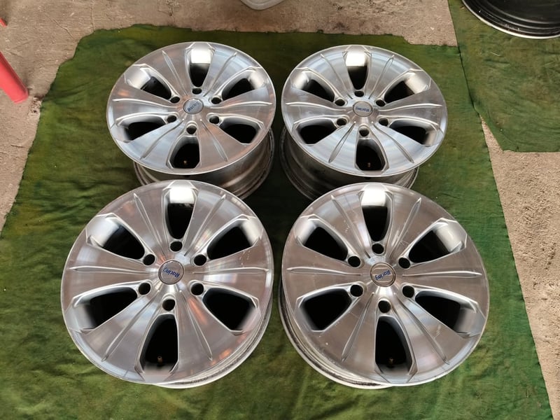 JRD German ขอบ17 กว้าง8 ET20 , 6 รู 139 ***ล้อมีรอยการใช้งาน