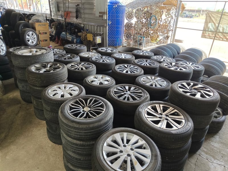 ล้อยางป้ายแดงขอบ15-16-17 ล้อยางป้ายแดงขอบ15-16-17