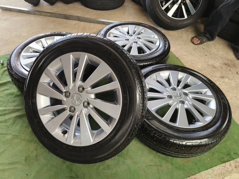 ล้อถอดป้ายแดง Honda City ขอบ15 พร้อมยาง Maxxis 185-60 ปี25 
