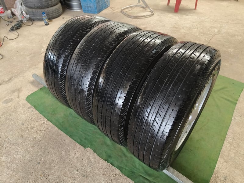 ล้อ Isuzu D-Max ขอบ15 , 6 รู 139 พร้อมยาง Bridgestone 215,70 ปี20