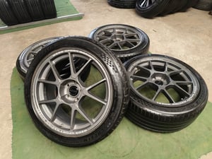 TC005  งานไทย ขอบ18 กว้าง8.5 ET32 , 5 รู 114 พร้อมยาง 235-45 ปี22