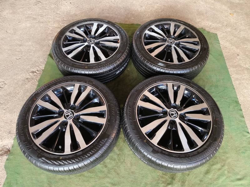 ล้อ Honda Jazz RS Terbo ขอบ16 , 4 รู 100 พร้อมยาง Deestone 185,55 ปี23