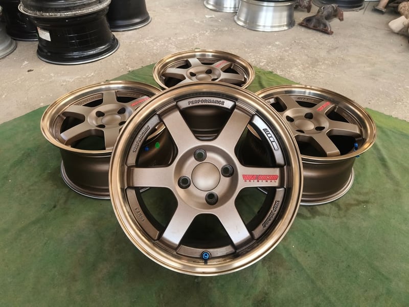 TE37 หยอดแดง ขอบ15 กว้าง7 ET35 , 4 รู 100