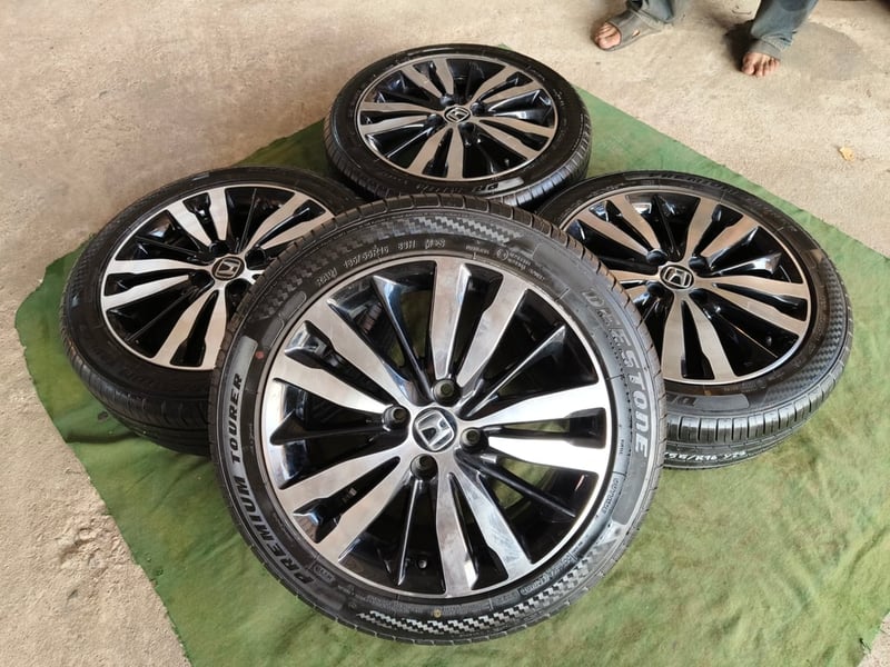 ล้อ Honda Jazz RS Terbo ขอบ16 , 4 รู 100 พร้อมยาง Deestone 185,55 ปี23