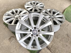 ล้อ Benz W221 ขอบ18 กว้าง8.5 ET43 , 5 รู 112 ***มีดุ้งอ่อนๆ 1 วง