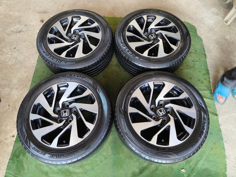 ล้อ Civic FC ขอบ16 , 5 รู 114 แถมยาง Dunlop 215-55 ปี22