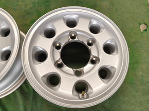 ล้อคู่ ISUZU ELF NLR ขอบ15 กว้าง6 ET15 , 6 รู เพลาลอย ล้อคู่ ISUZU ELF NLR ขอบ15 กว้าง6 ET15 , 6 รู เพลาลอย