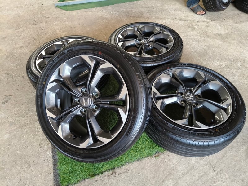ล้อถอดป้ายแดง Honda Civic FE RS Ehev ขอบ17 กว้าง7 ET45 , 5 รู 114 พร้อมยาง Yokohama 215-50 ปี26 