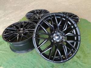 ล้อ MGW Vorsteiner V-FF 107 ขอบ18 กว้าง8.5 ET38 , 5 รู 112-114 ***ล้อสีเดิมไร้รอย