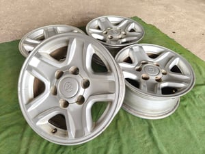 ล้อ Toyota Prado แท้ ขอบ16 กว้าง7 ET15 , 6 รู 139 ล้อ Toyota Prado แท้ ขอบ16 กว้าง7 ET15 , 6 รู 139