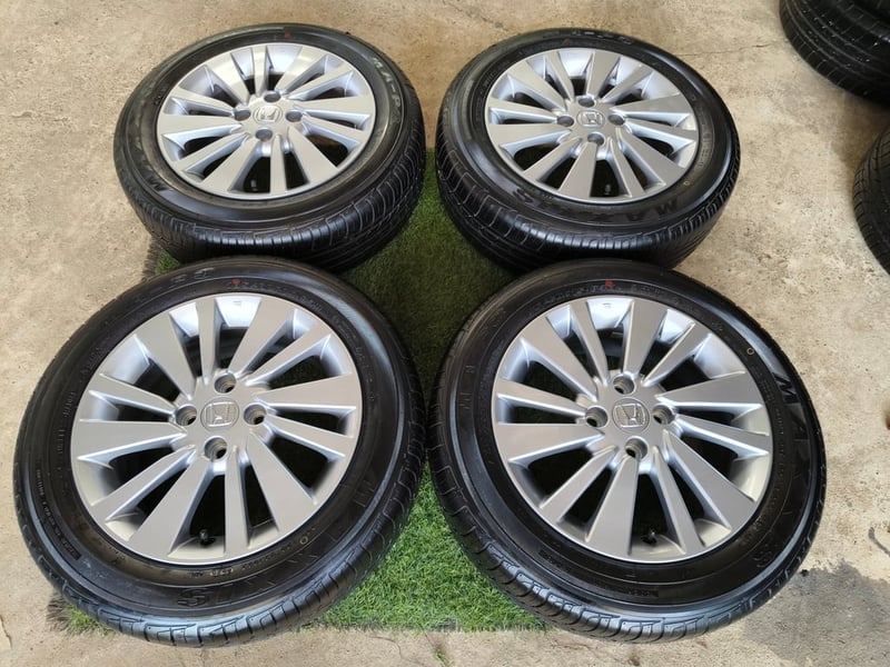 ล้อถอดป้ายแดง Honda City ขอบ15 พร้อมยาง Maxxis 185-60 ปี25 ***ไม่เคยลงพื้น