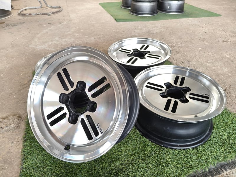 Dish Art แท้ ขอบ14 กว้าง6 ET20 , 4 รู 114 Made in Japan