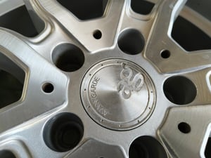 ล้อแท้ AG AVANT GARDE ขอบ20 กว้าง8.5-9.5 ET33-35 , 5 รู 112-114 พร้อมยาง Giti 245-35 ปี21