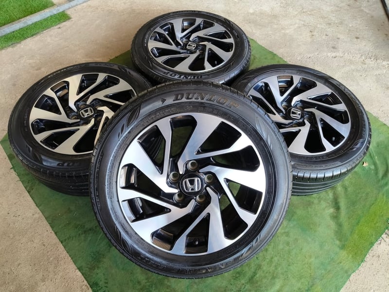 ล้อ Civic FC ขอบ16 , 5 รู 114 แถมยาง Dunlop 215-55 ปี22