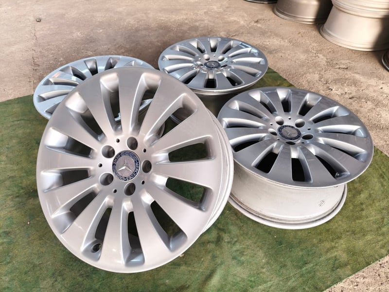 ล้อ Benz W204 แท้ ขอบ17 กว้าง7.5 ET47 , 5 รู 112 Made in Poland ล้อ Benz W204 แท้ ขอบ17 กว้าง7.5 ET47 , 5 รู 112 Made in Poland