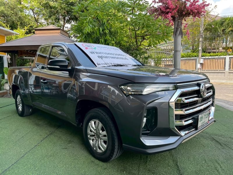 MG EXTENDER GIANG CAB ตัว D เครื่อง2.0 cc. เกียร์ธรรมดา ปี 2024