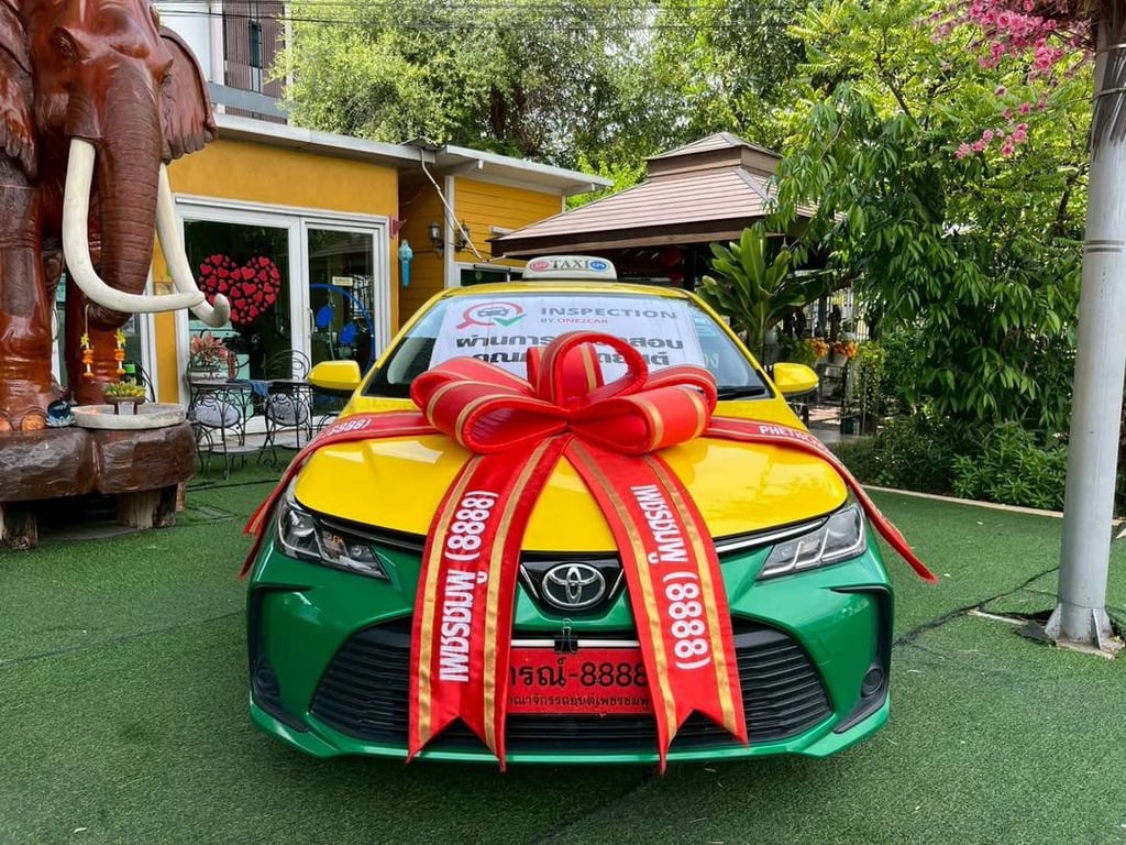 Toyota Corolla Altis 1.6  G  เกียร์อัตโนมัติ เครื่องยนต์ เบนซิน  LPG  สี เหลือง-เขียวปี2024  Toyota Corolla Altis 1.6  G  เกียร์อัตโนมัติ เครื่องยนต์ เบนซิน  LPG  สี เหลือง-เขียวปี2024