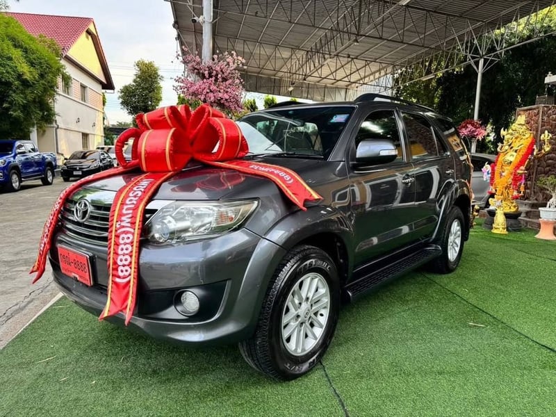   Toyota Fortuner ตัว G SUV 2WD AUTO เกียร์อัตโนมัติ เครื่อง2.5cc. ดีเซล ปี2013 #No8070 ~รถมือสองฟรีดาวน์ ออกรถ