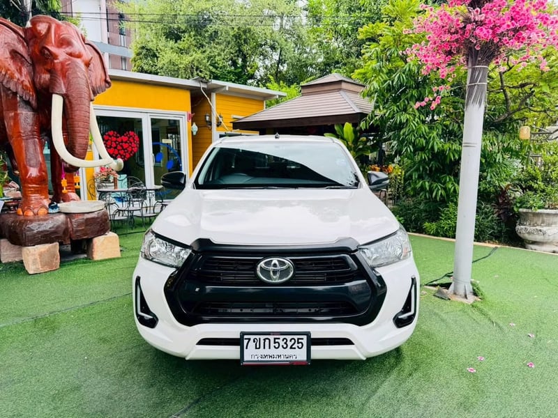 #TOYOTA  Hilux Revo Doublecab เครื่อง 2.4 cc, รุ่น Entry Z edition AUTO ปี 2024 ~ไมล์แท้ 2x,xxx กม ~เกียร์อัตโนมัติ CVT ~เครื่องยนต์ดีเซล 2.4 ลิตร  