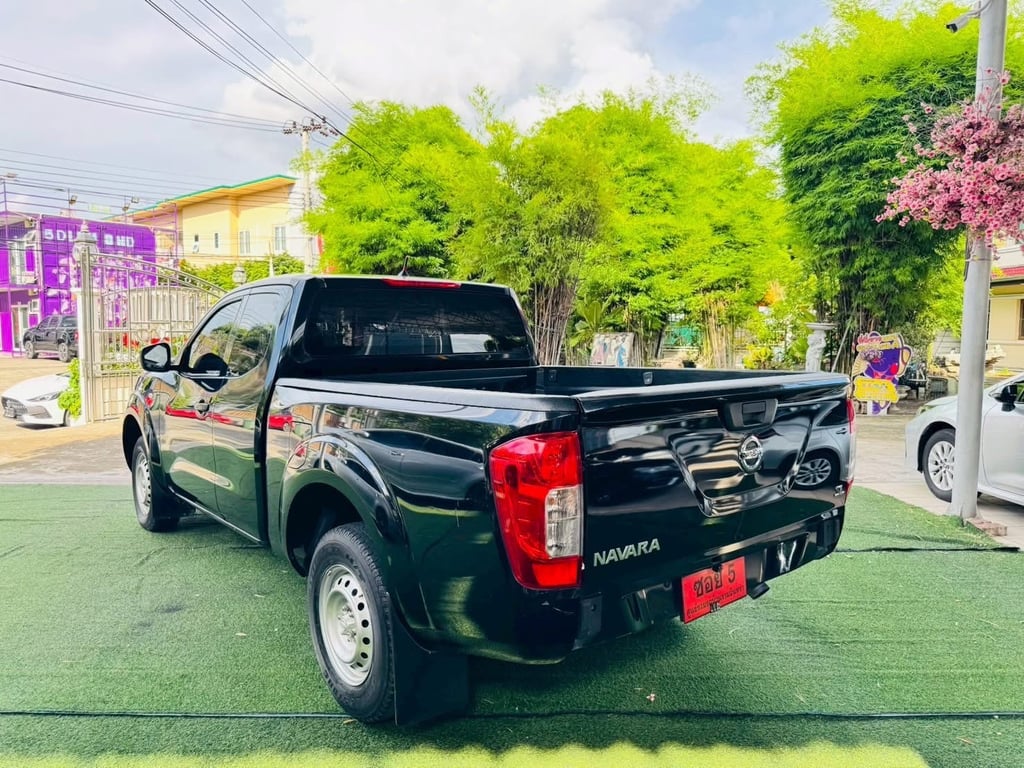  ~Nissan Navara 2.5 King Cab SL  ปี : 2023 ~มือหนึ่งออกป้ายแดง  ~เกียร์ธรรมดา แข็งแกร่ง ถึกทน ดุดัน ไม่เกรงใจใคร ~ไมล์แท้  49,xxx กม. 