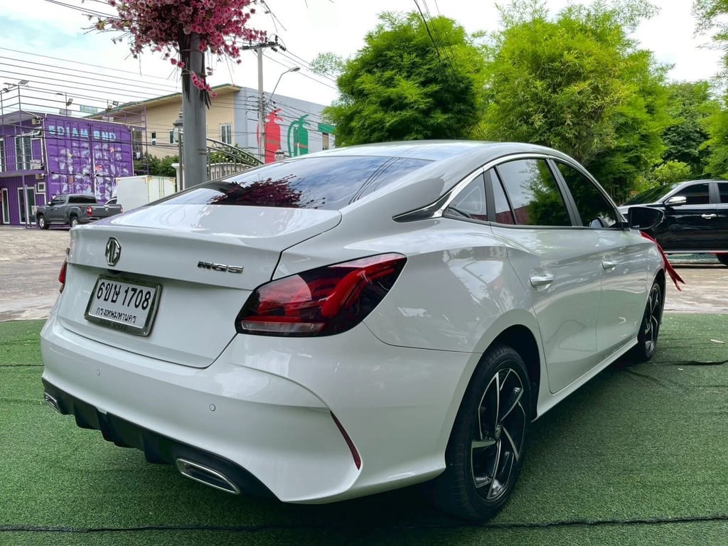 MG 5 รุ่น D+PLUS เครื่อง 1.5cc. AUTO ปี2024 MG 5 รุ่น D+PLUS เครื่อง 1.5cc. AUTO ปี2024