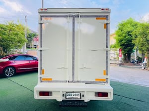  MITSU TRITON SINGLE CAB รุ่น GL เครื่อง2.5cc.เกียร์ธรรม  ปี 2022 รถกระบะตู้บรรทุกCARGO-BOX  สภาพสวย 