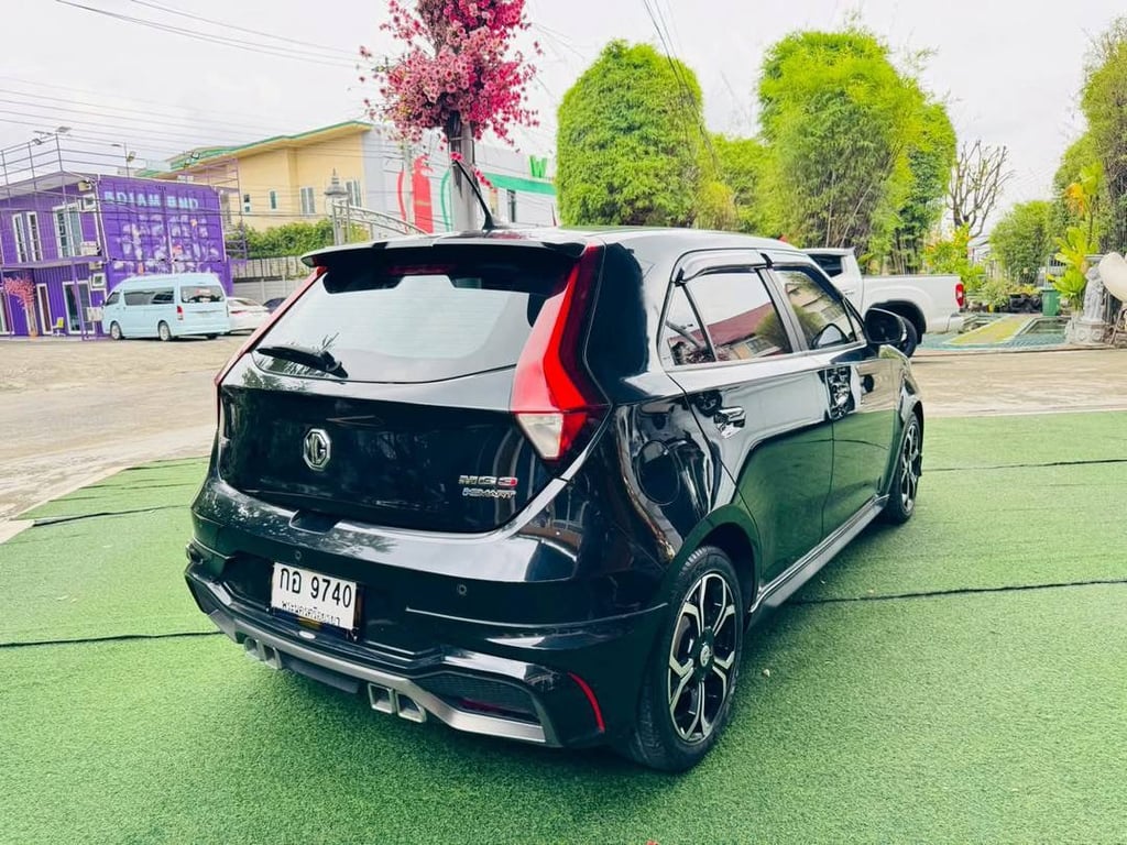 MG 3 เครื่อง 1.5cc. ตัว V SUNROOF AUTO ปี 2021 MG 3 เครื่อง 1.5cc. ตัว V SUNROOF AUTO ปี 2021