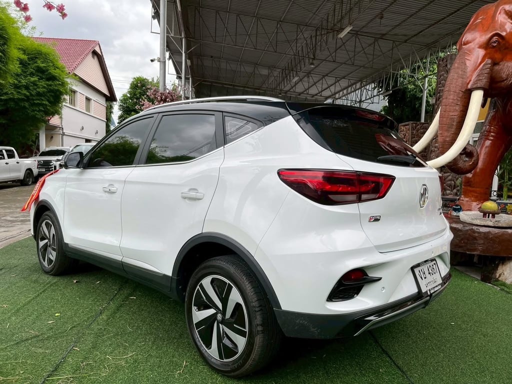 รถMG VS TOP 1.5 X SUNROOF AUTO ปี 2024 SUV สุดล้ำ   จุดเด่นไมล์แท้ 52,xxx โล ~เครื่องยนต์เบนซิน 1.5 Hybrid ประหยัดสุดคุ้ม 