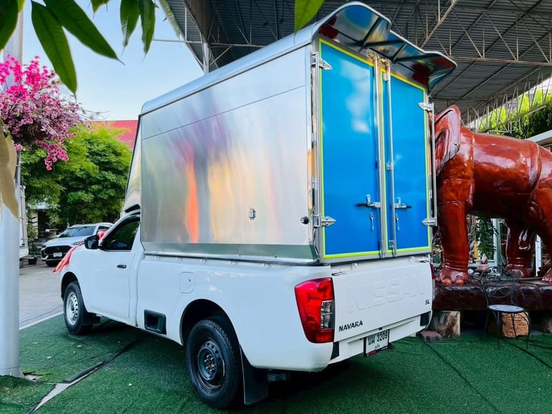 NISSAN NAVARA SINGLE CAB รุ่น SLเครื่อง2.5cc.เกียร์ธรรมดา ปี 2023  -ราคาพิเศษสุด: และ(ได้รถปี 23 + ตู้ทึบใหม่ ในราคาสามแสนปลายๆ คุ้มที่สุด!) 