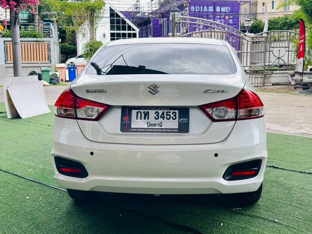 Suzuki Ciaz ตัว GL ปี2023 เครื่องยนต์เบนซิน AUTO ไมล์แท้ 100%คะ Suzuki Ciaz ตัว GL ปี2023 เครื่องยนต์เบนซิน AUTO ไมล์แท้ 100%คะ