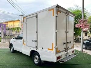  TOYOTA REVO SINGLECAB  รุ่น ตัว J เครื่อง2.4cc.เกียร์ธรรม  ปี 2019 รถกระบะตู้บรรทุกตู้CARGO-BOX  