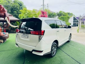 TOYOTA INNOVA CRYSTA เครื่อง2.8cc. AUTO ปี2021 TOYOTA INNOVA CRYSTA เครื่อง2.8cc. AUTO ปี2021