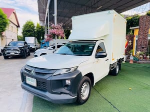  MITSU TRITON SINGLE CAB รุ่น GL เครื่อง2.5cc.เกียร์ธรรม  ปี 2022 รถกระบะตู้บรรทุกCARGO-BOX  สภาพสวย 