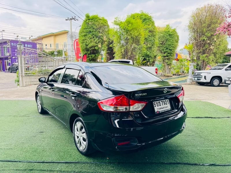  Suzuki Ciaz รุ่น GL เครื่อง1.2cc. เกียร์ธรรมดาปี 2021 ไมล์แท้วิ่งน้อยคะ51,xxxกว่ากิโลคะ