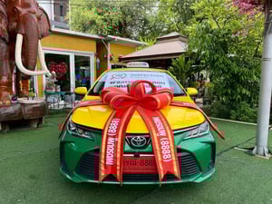 Toyota Corolla Altis 1.6  G ปี2024 เลขไมล์แท้ 35,xxx กม. เกียร์อัตโนมัติ เครื่องยนต์ เบนซิน  LPG  สี เหลือง-เขียว 