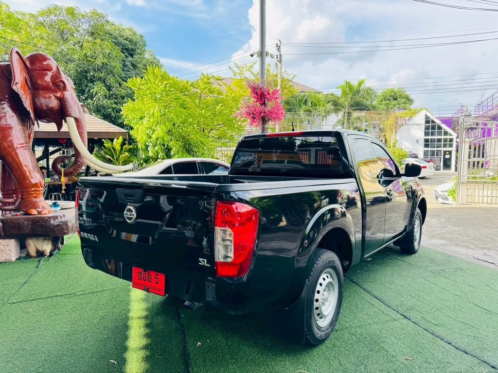  ~Nissan Navara 2.5 King Cab SL  ปี : 2023 ~มือหนึ่งออกป้ายแดง  ~เกียร์ธรรมดา แข็งแกร่ง ถึกทน ดุดัน ไม่เกรงใจใคร ~ไมล์แท้  49,xxx กม. 