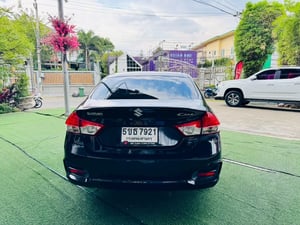  Suzuki Ciaz รุ่น GL เครื่อง1.2cc. เกียร์ธรรมดาปี 2021 ไมล์แท้วิ่งน้อยคะ51,xxxกว่ากิโลคะ