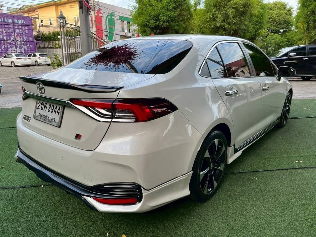  #Toyota Corolla Altis 1.8 GR Sport Sedanปี 2021 ~มือ 1 ออกป้ายแดง  ~ใช้งานได้ 2 ระบบ เบนซิน+LPG  ~รับประกันไมล์แท้ 8x,xxx กม. ~รถสวยเกรดA ผ่านการตรวจสอบมี INSPECTION มีใบcertificate รับประกันโครงสร้างตัวถัง