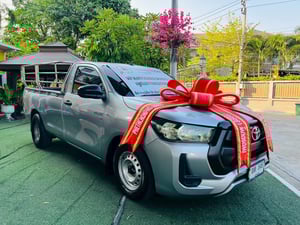  ~TOYOTA REVO SINGLE CAB เครื่อง2.8cc. ENTRY MT ปี 2023  ~เครื่องยนต์ 2.8 GD Efficiency: ขุมพลังดีเซลที่แรงที่สุด   ~ไมล์แท้ 135,xxx กม.: วิ่งมาตามการใช้งานจริง เครื่องยนต์และเกียร์สมบูรณ์ 100% เช็คศูนย์ตามระยะ 