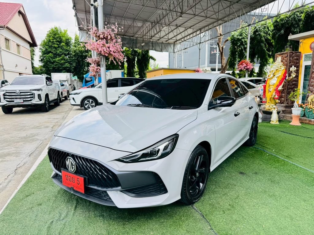  #MG 5 1.5 10th Anniversary Special Edition 2024 ~สภาพนางฟ้า วิ่งน้อยแค่ 29,000 กม. ~ดีไซน์สปอร์ต พรีเมียม ไม่ซ้ำใคร ~เครื่องยนต์ 1.5L แรง ประหยัด พร้อมเกียร์ CVT ~รุ่นพิเศษ ฉลอง 10 ปี MG 