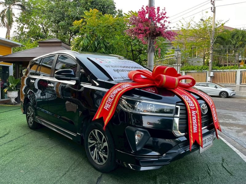  TOYOTA INNOVA รุ่น CRYSTA เครื่อง2.8cc. เกียร์ AUTO ปี 2022  ราคาถูกที่สุด: (ได้ Innova Crysta ปีใหม่ เครื่องดีเซล ในราคานี้ คุ้มค่าที่สุด!) 