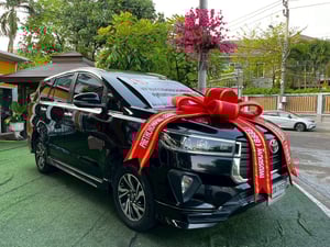  TOYOTA INNOVA รุ่น CRYSTA เครื่อง2.8cc. เกียร์ AUTO ปี 2022  ราคาถูกที่สุด: (ได้ Innova Crysta ปีใหม่ เครื่องดีเซล ในราคานี้ คุ้มค่าที่สุด!) 