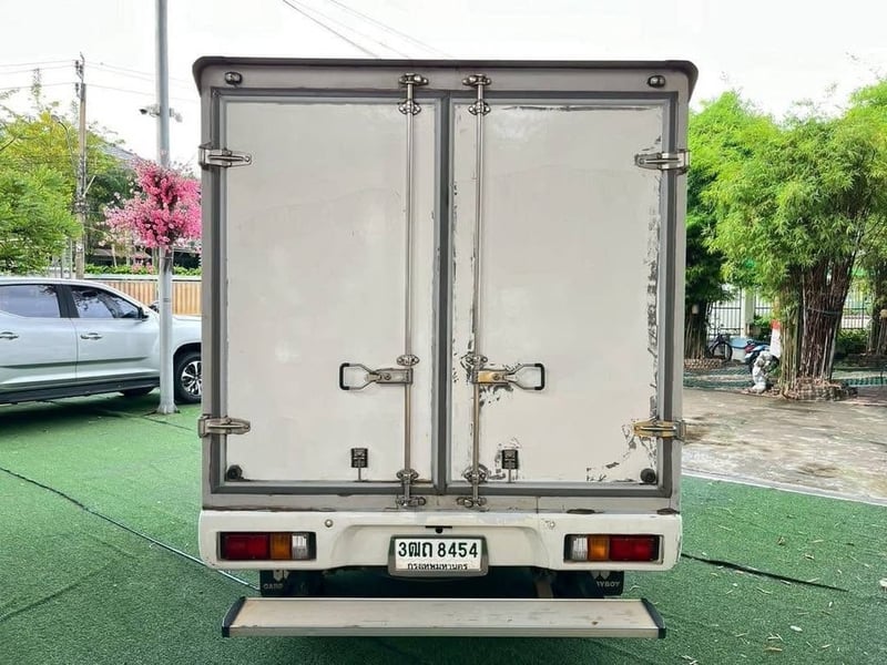  TOYOTA REVO SINGLECAB  รุ่น ตัว J เครื่อง2.4cc.เกียร์ธรรม  ปี 2019 รถกระบะตู้บรรทุกCARGO-BOX  สภาพสวย พร้อมใช้งาน! ไมล์แท้100%คะ 