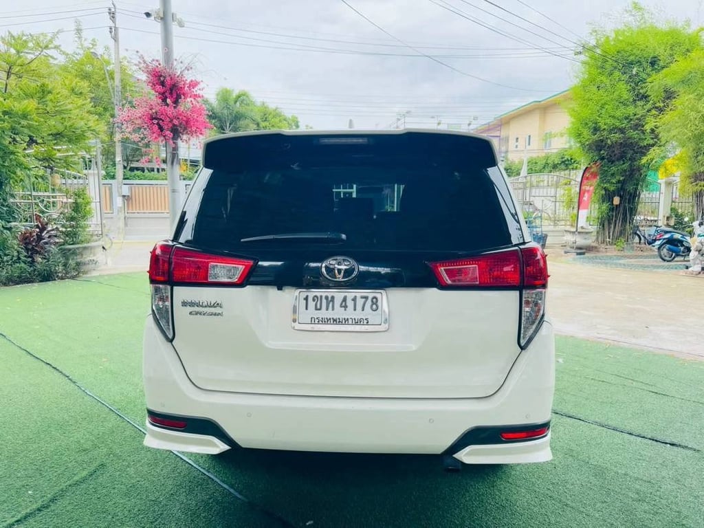 TOYOTA INNOVA CRYSTA เครื่อง 2.8cc. AUTO ปี 2021 TOYOTA INNOVA CRYSTA เครื่อง 2.8cc. AUTO ปี 2021