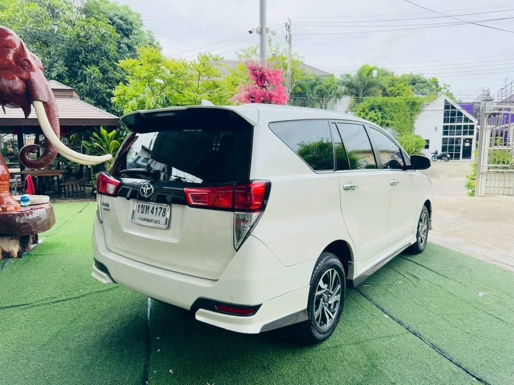 TOYOTA INNOVA CRYSTA เครื่อง 2.8cc. AUTO ปี 2021 TOYOTA INNOVA CRYSTA เครื่อง 2.8cc. AUTO ปี 2021