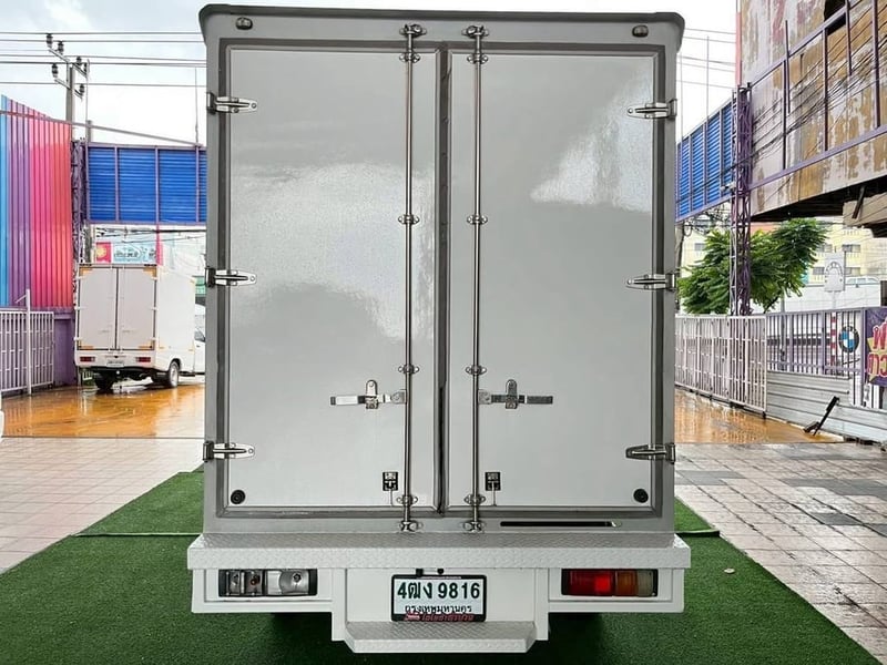 TOYOTA REVO SINGLECAB เครื่อง2.4cc.เกียร์ธรรมดา  ปี 2024 รถกระบะตู้บรรทุกCARGO-BOX  