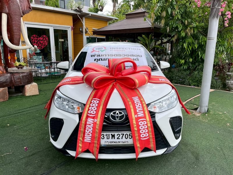  TOYOTA YARIS เครื่อง1.2cc. รุ่น ENTRY+ติดLPG  (Auto) ปี 2022  ประหยัดน้ำมันคูณสอง!! Toyota Yaris ปีใหม่ล่าสุด 