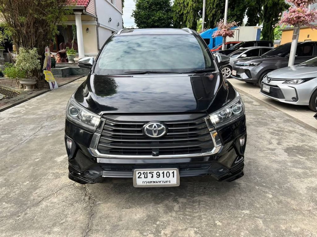 TOYOTA INNOVA CRYSTA PREMIUM เครื่อง2.8cc. AUTO ปี 2022 TOYOTA INNOVA CRYSTA PREMIUM เครื่อง2.8cc. AUTO ปี 2022